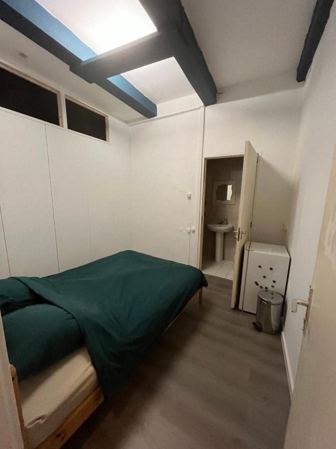 Iru, Not For Parties, Not A Hotel, Room With No Kitchen Amsterdam Eksteriør billede