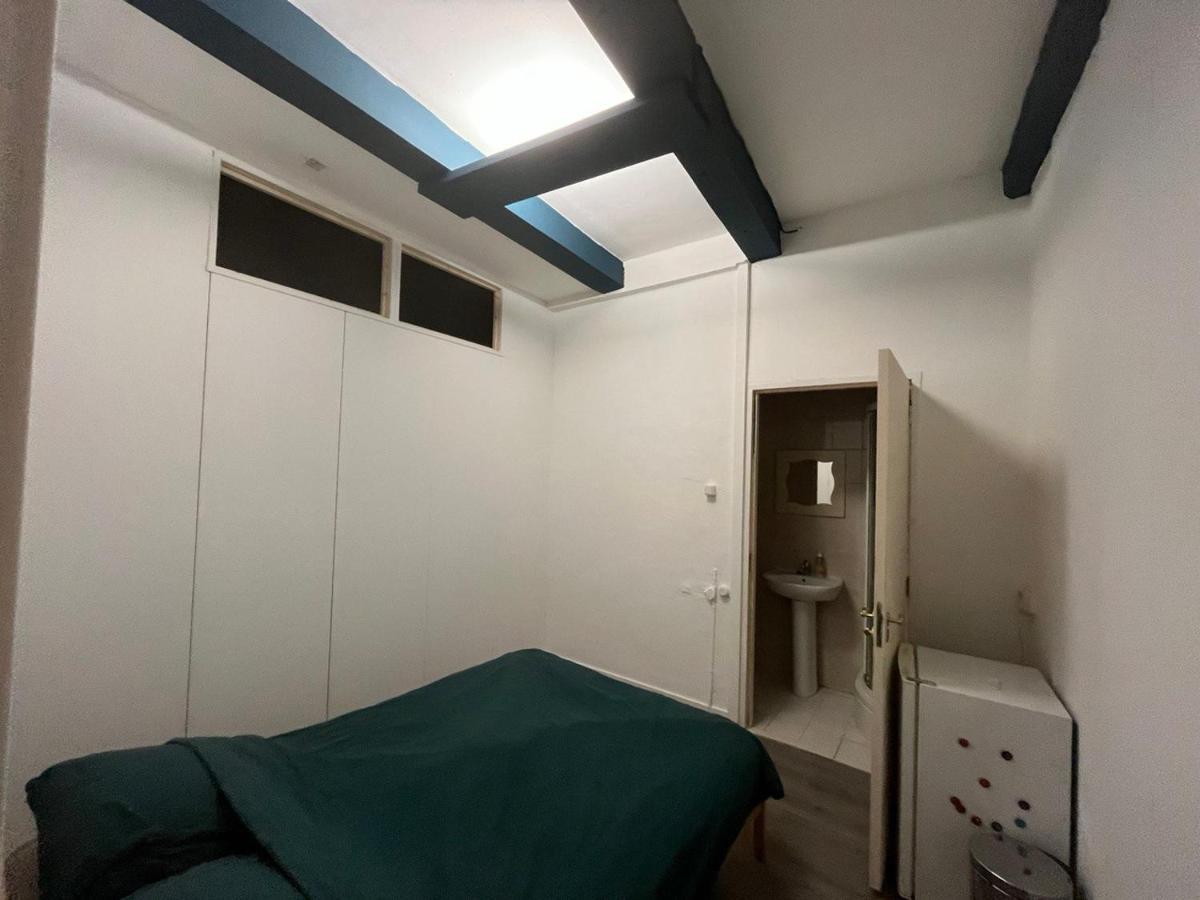 Iru, Not For Parties, Not A Hotel, Room With No Kitchen Amsterdam Eksteriør billede